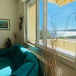 Vallmel Sea View Apartman *